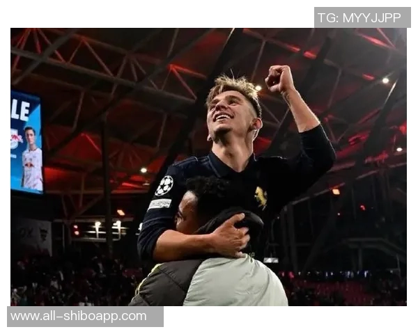 尤文旧将若热因不满裁判判罚做手铐手势被红牌罚下引发争议